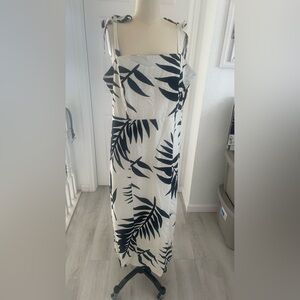 🆕 GB Black and ivory Asymmetrical sleeveless maxi Dress